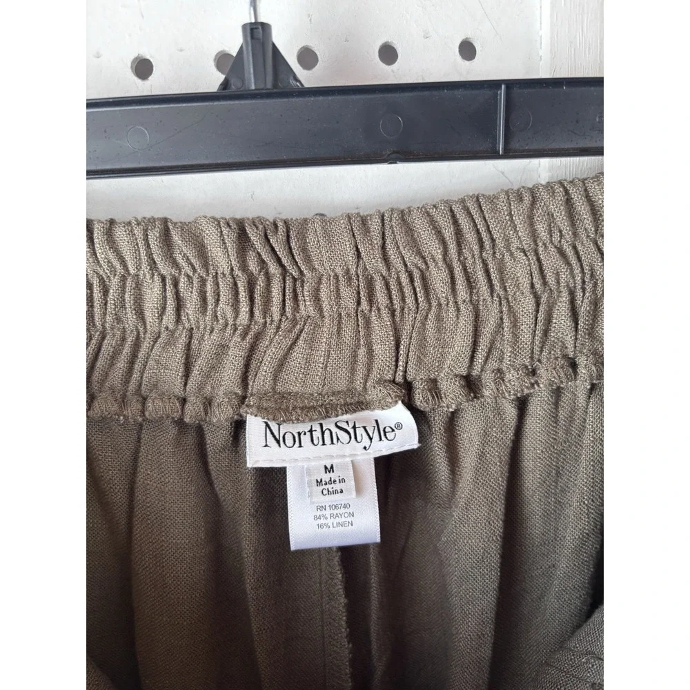 North Style Women's M Green Pull On Linen Rayon Capri Pants‎